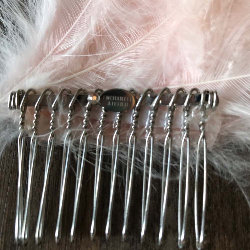 Enchanted Atelier blush feather hair comb - Picture 4 of 5